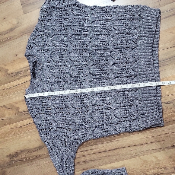 PRESWICK & MOORE Gray Silver Metallic Open Weave Crew Neck Sweater - Picture 10 of 11